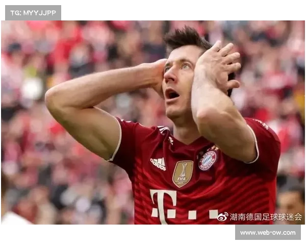 莱万点射被扑后补射得手，欧冠上演帽子戏法