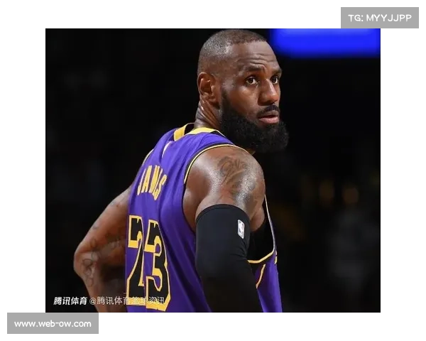 老鹰0-0湖人赛前热身，詹姆斯出战成疑